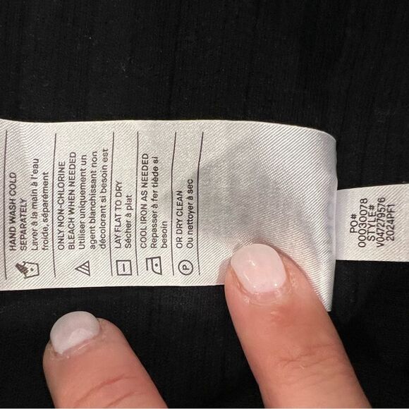 VINCE WOMEN'S ITALIAN COTTON-BLEND BUTTON V-NECK TANK TOP Size Medium | Black - Picture 8 of 10